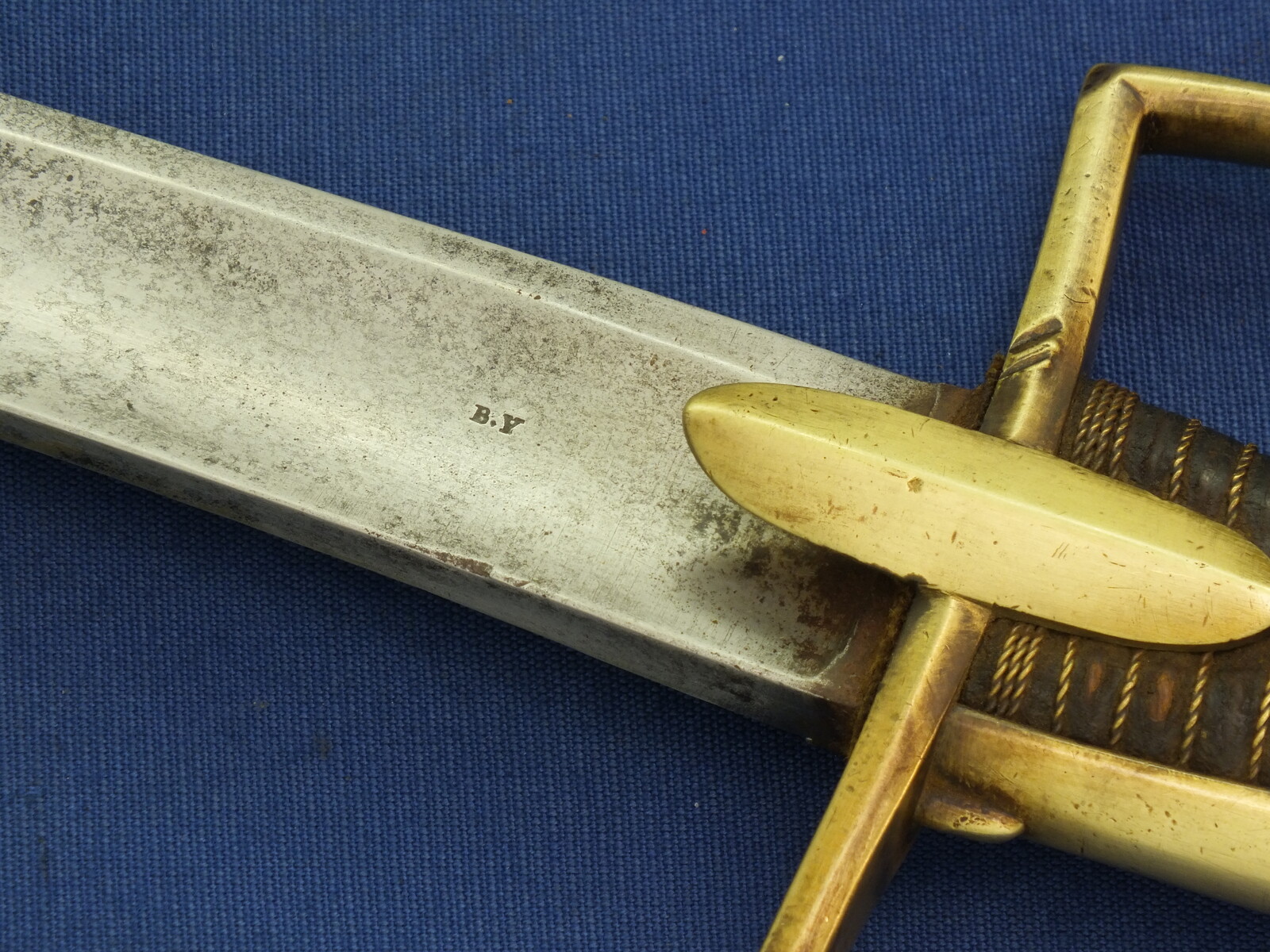 An antique French Napoleonic 1st Empire Hussard imperial Guard Sword. Length 98cm. In good condition. 