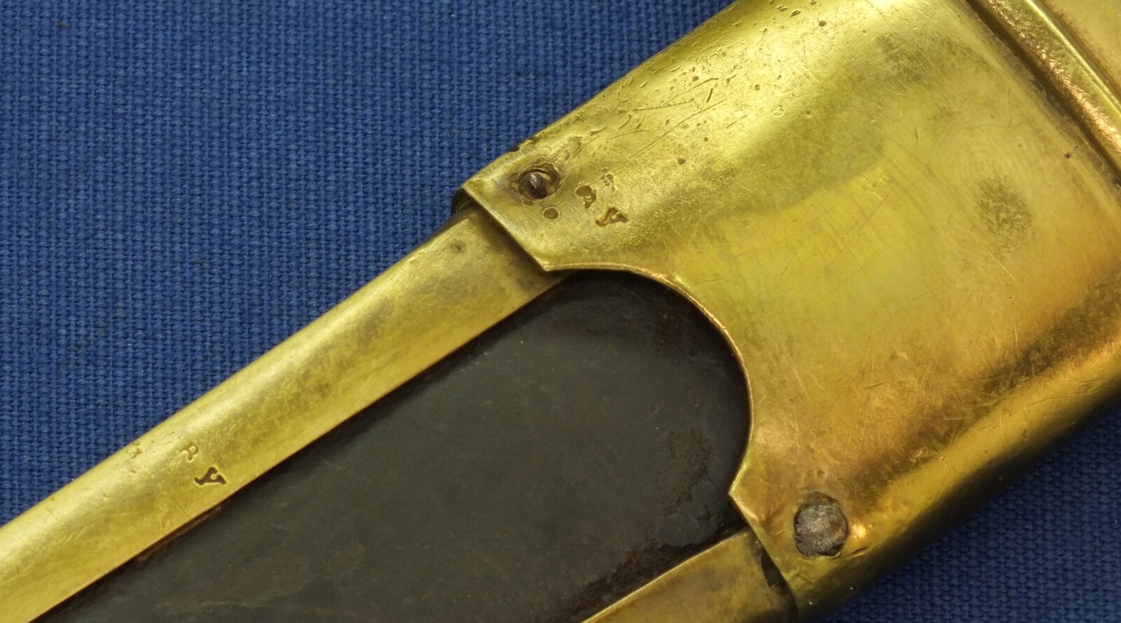 An antique French Napoleonic 1st Empire Hussard imperial Guard Sword. Length 98cm. In good condition. 