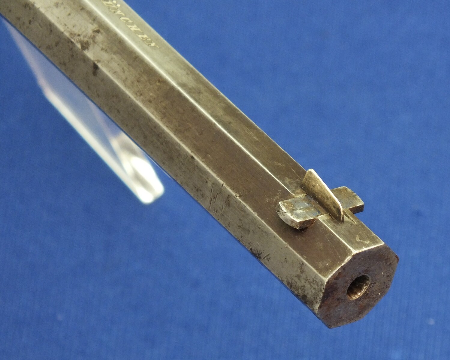 An antique German 4,5mm Target/Saloon percussion Pistol with set-trigger signed: KGL. BAYR. HOFGEWEHRFABRIK V.C. STIEGELE JUN. MÜNCHEN. 8,5 inch octagon barrel. Length 37cm. In very good condition. Price 850 euro.