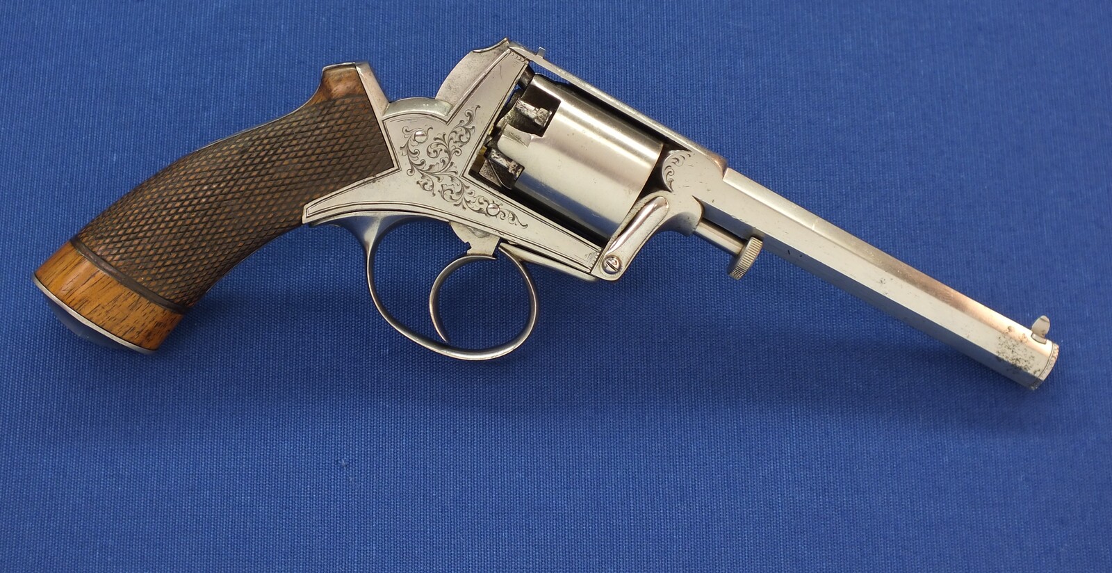 An antique German Adam's Patent 5 shot double action 9mm percussion Revolver. Length 27,5cm. In very good condition. Price 950 euro.