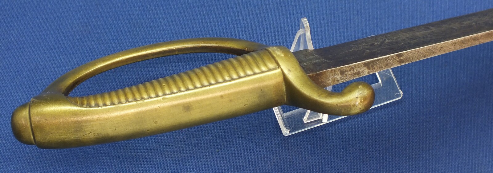 An antique probably Swiss Model AN IX Briquet infantry Sword. Signed Jak Schjzer and dated 1845. Length 74cm. In good condition. Price 150 euro.