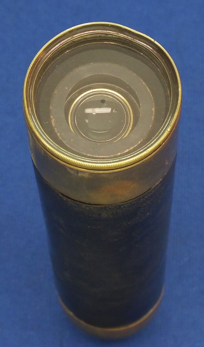 An Antique Scottish Salom & Co., Edinburgh, 3 drawer Reconnoiterer Telescope with Leather carrying case. Full length 81cm. Diameter 5cm. In very good condition. 