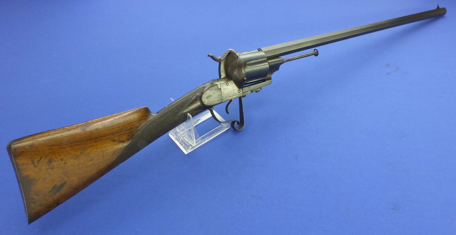 An Antique Spanish large caliber pinfire smoothbore revolving rifle. Signed: FA. DE CHRISTOVAL EGHANIZ EIBAR.Lenght 105 cm 15 mm caliber. In very good condition. Price 2.150,- euro