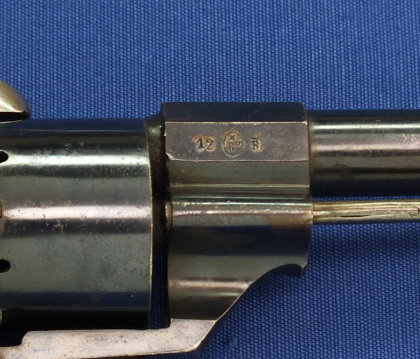 An antique Spanish Lefaucheux type model 1854 Single Action 6 shot 12mm Pinfire Revolver by: ARIZNABARRETA EIBAR. Length 32cm. In near mint condition. Price 995 euro.