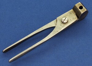 An antique Swiss Bullet Mold for Stutzer. Caliber 11mm. Marked crown over RF and PB. Length 18,5cm. In very good condition Price 185 euro.