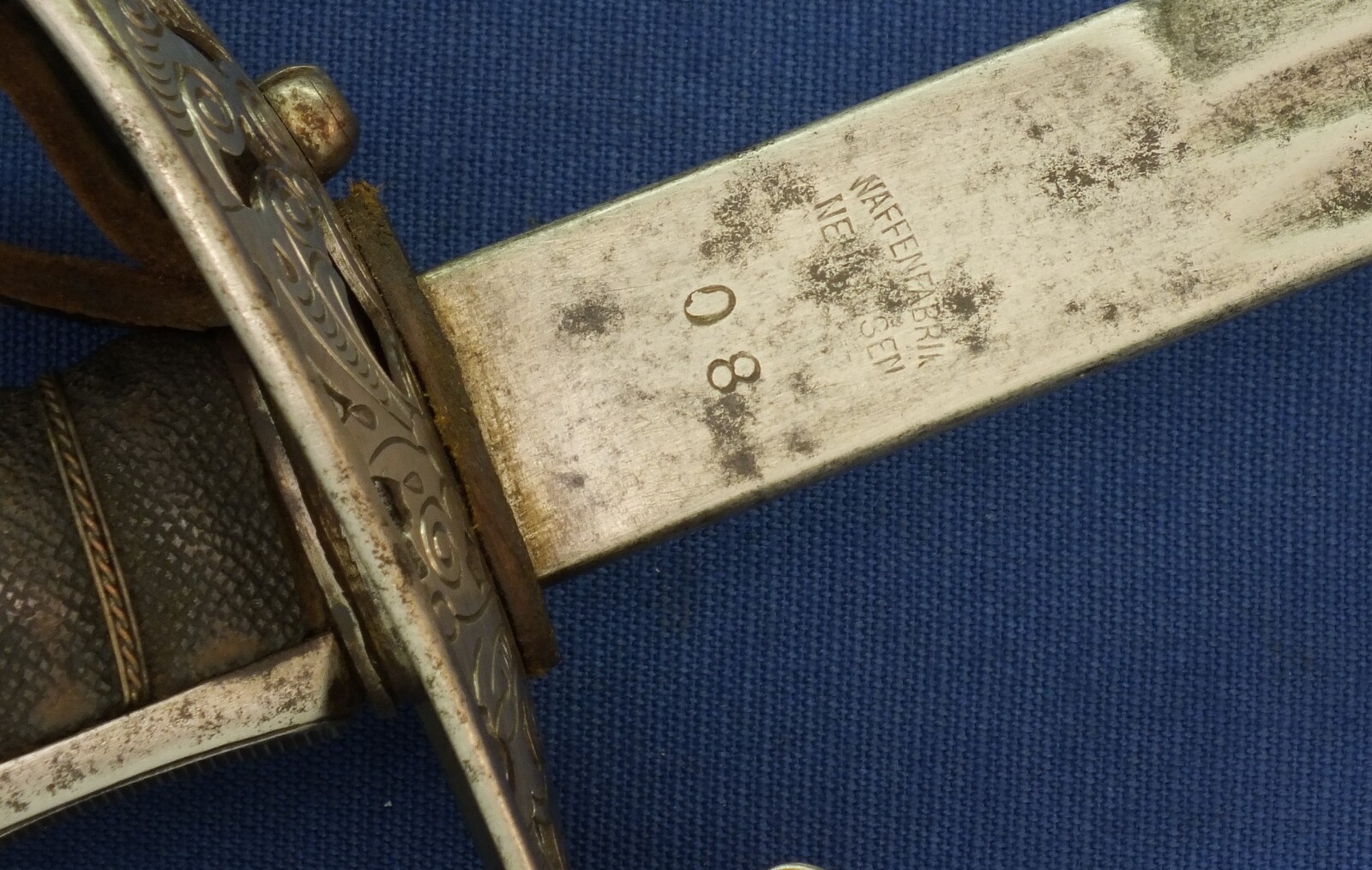 An antique Swiss M1899 infantry officers Sword by Waffenfabrik Neuhausen dated 1908. Length 90cm. In very good condition. 