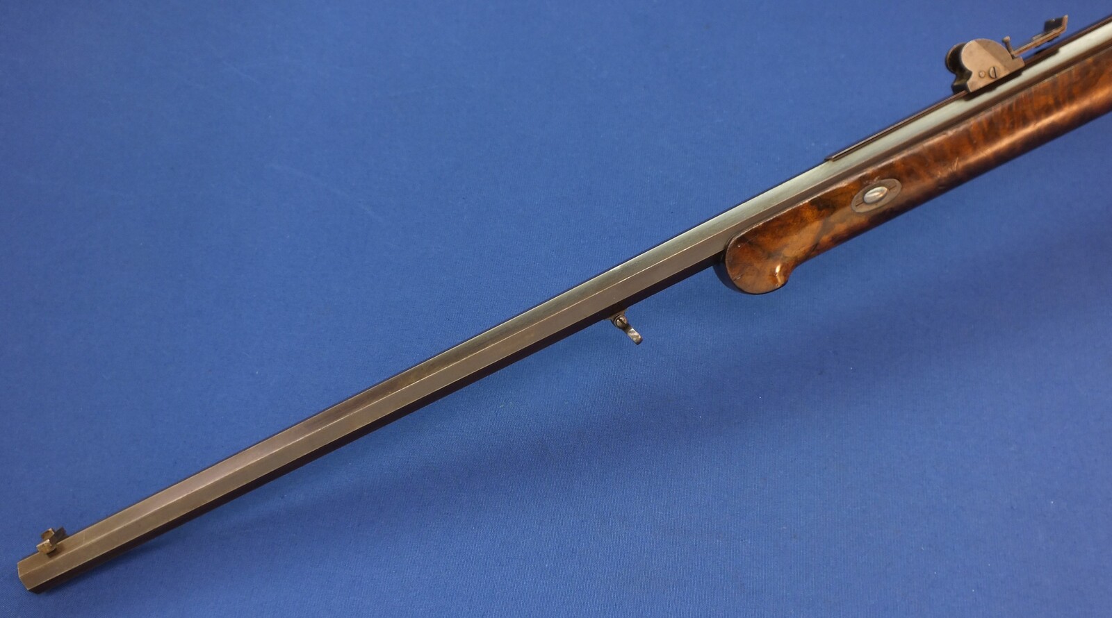 An antique Swiss Martini Breechloading Stutzer-Target Rifle by Rud. Elmer St. Gallen. Caliber 41 Swiss Rim and Centerfire. Set-triggers. 80cm octagon barrel. Length 128cm. In very good condition. 