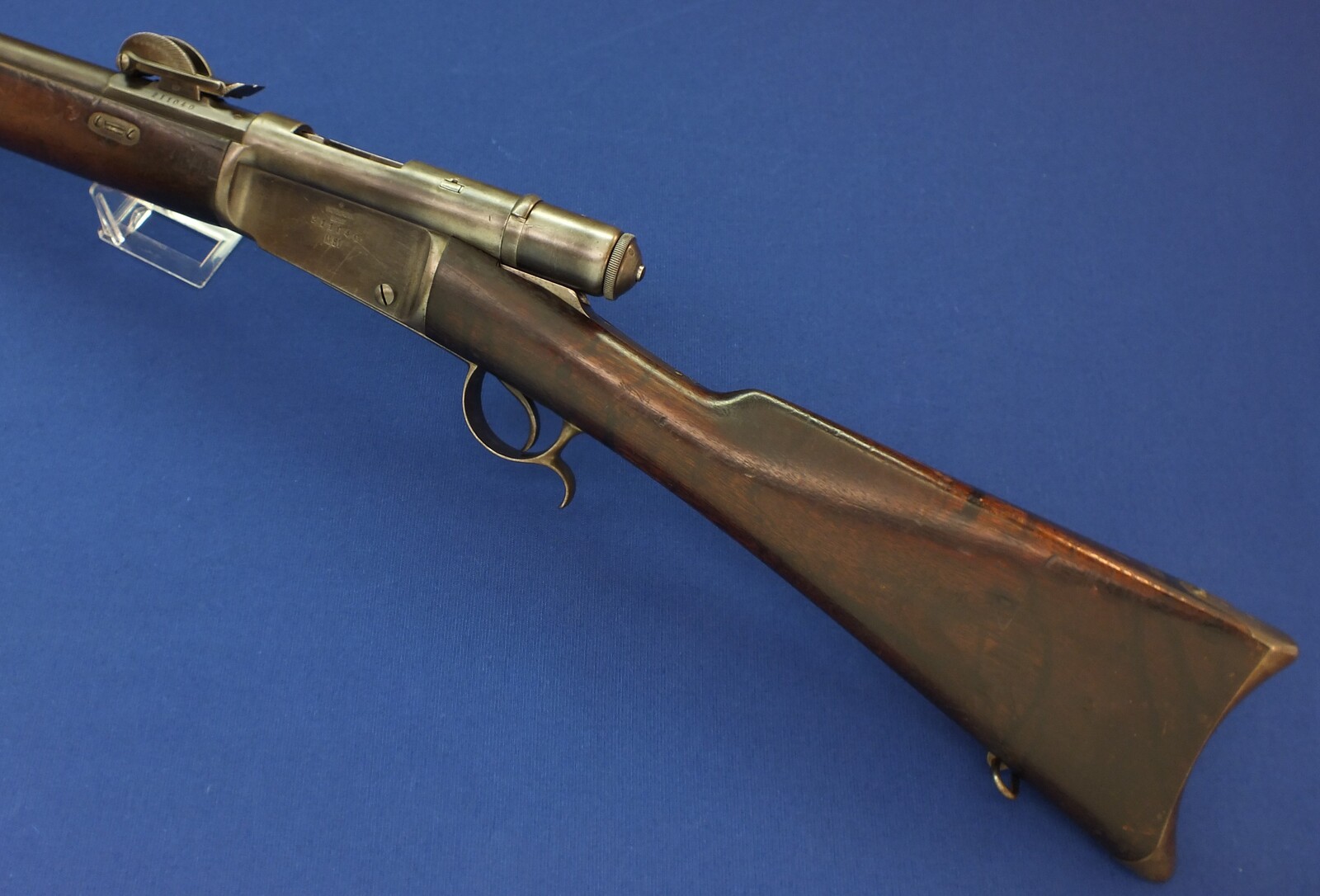 An antique Swiss Vetterli Model 1881 infantry Rifle. Caliber 10,4 x 38 Rimfire. Length 132cm. In very good condition. Price 850 euro.