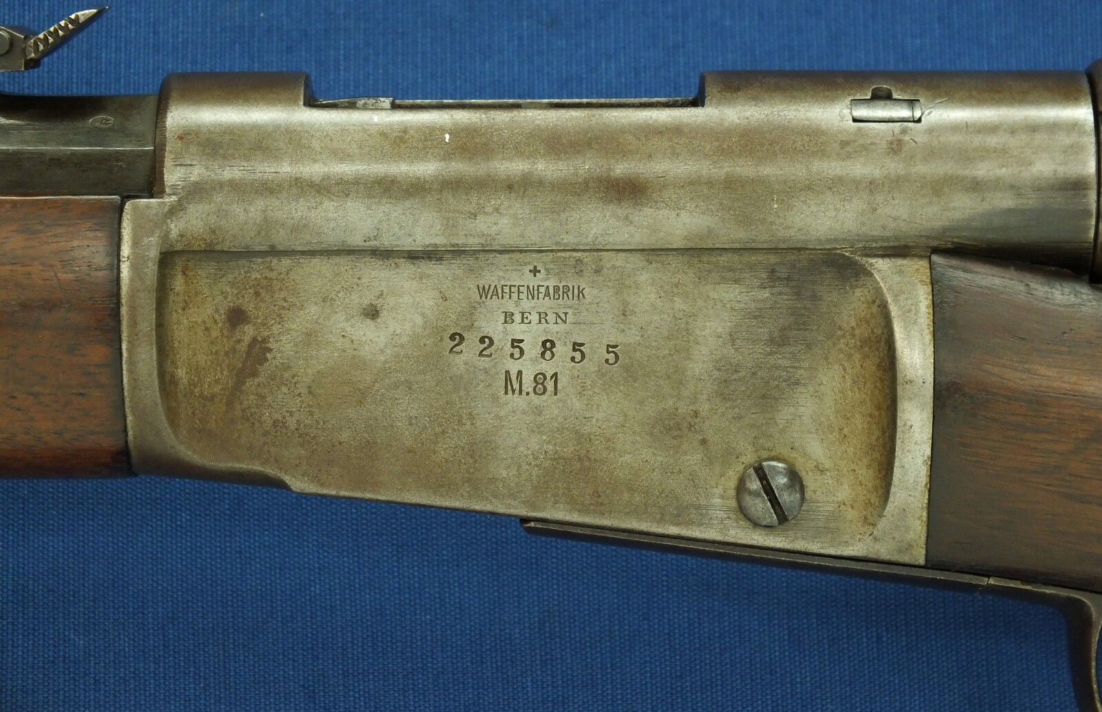 An antique Swiss Vetterli Rifle Model 1881. Caliber 10,4x38/Swiss .41. Length 132cm. In very good condition. Price 850 euro.
