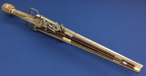 An extremely rare German Nurnberg Double-Barrelled Over-and-under Wheellock pistol. Circa 1600. Caliber 10mm. Length 75cm. In very good condition.