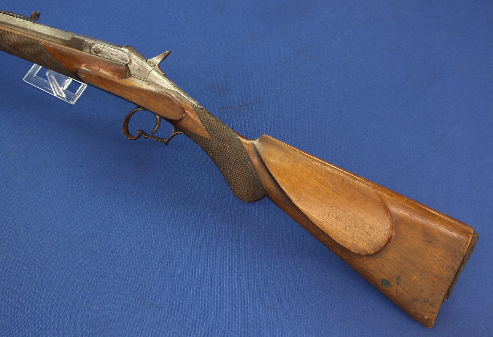 An unrestored Liege Flobert Rifle. Caliber 6mm. 62cm octagonal barrel, length 103cm. In good condition. 