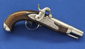 Antique French Percussion Gendarmerie Troupe Pistol Model 1816 & 1822 T, converted from fllintlock, signed Mre Rle de St.Etienne, caliber 15 mm, length 26 cm, in very good condition. Price 825 euro
